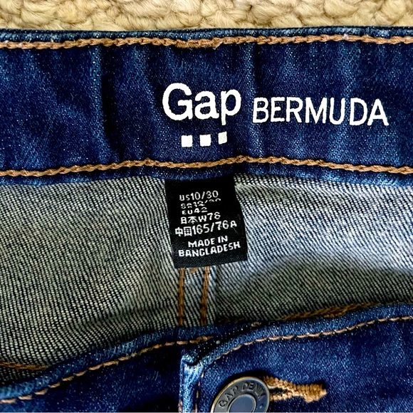 Gap jean Bermuda shorts. - Picture 3 of 3